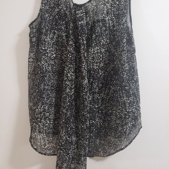 Black and white M top, sheer - Picture 4 of 5